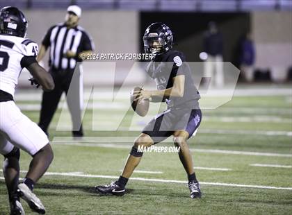 Thumbnail 1 in Clark @ Harlan (UIL 6A Football Bi-District Playoff) photogallery.