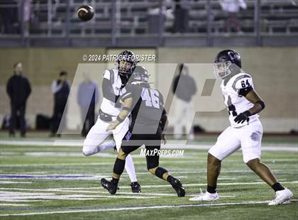 Thumbnail 2 in Clark @ Harlan (UIL 6A Football Bi-District Playoff) photogallery.