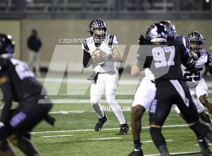 Thumbnail 1 in Clark @ Harlan (UIL 6A Football Bi-District Playoff) photogallery.