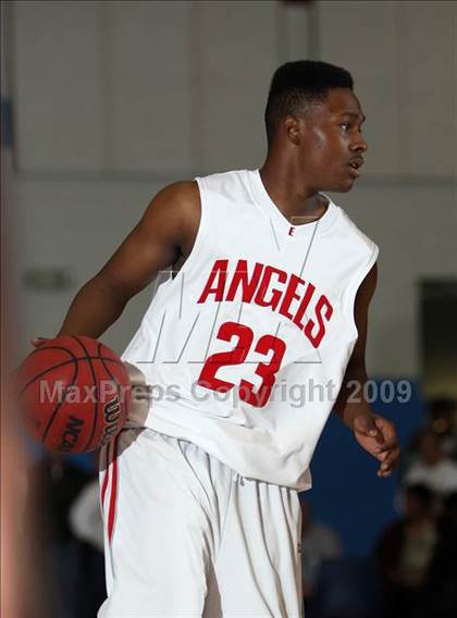 Thumbnail 3 in Montbello vs. Denver East photogallery.