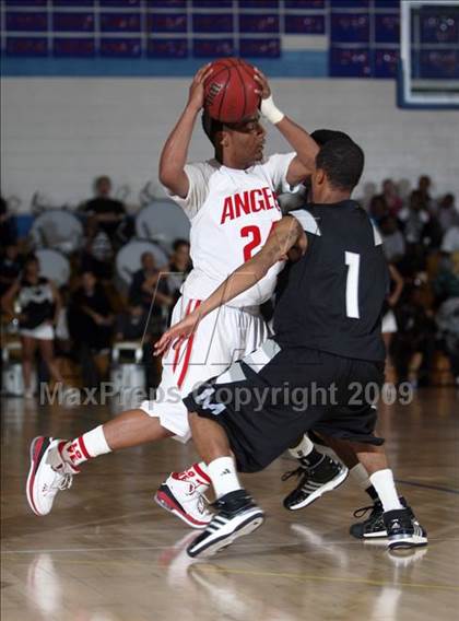 Thumbnail 3 in Montbello vs. Denver East photogallery.