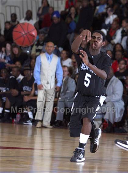 Thumbnail 2 in Montbello vs. Denver East photogallery.