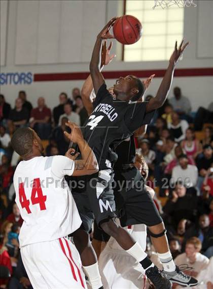 Thumbnail 3 in Montbello vs. Denver East photogallery.