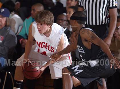 Thumbnail 3 in Montbello vs. Denver East photogallery.