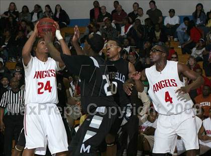 Thumbnail 3 in Montbello vs. Denver East photogallery.