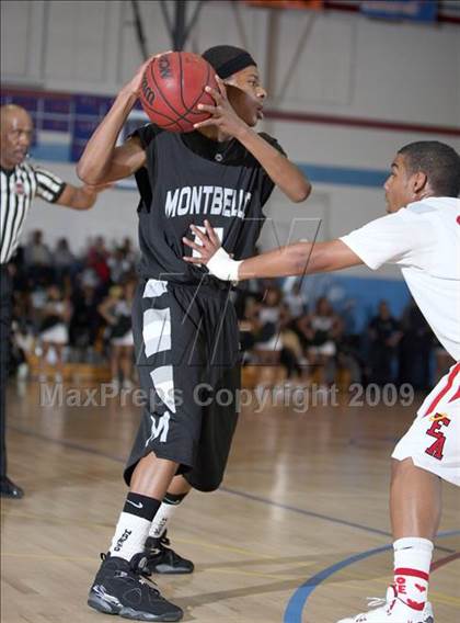 Thumbnail 3 in Montbello vs. Denver East photogallery.