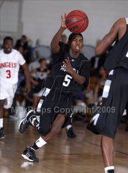 Thumbnail 2 in Montbello vs. Denver East photogallery.