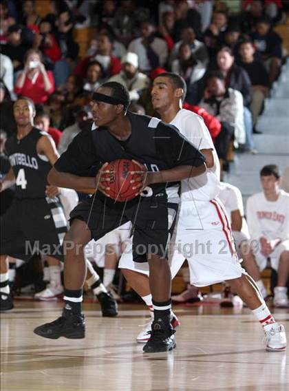 Thumbnail 3 in Montbello vs. Denver East photogallery.