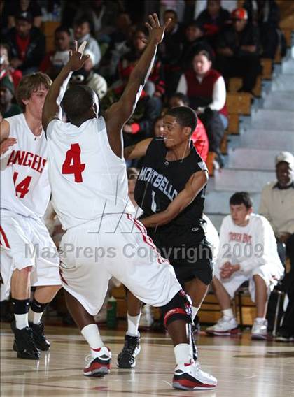 Thumbnail 3 in Montbello vs. Denver East photogallery.