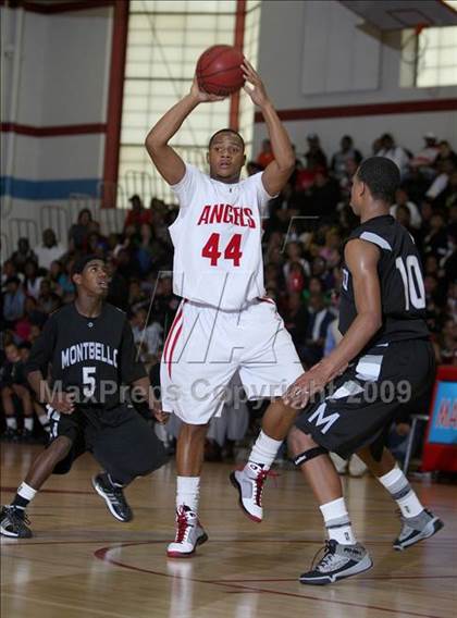 Thumbnail 2 in Montbello vs. Denver East photogallery.