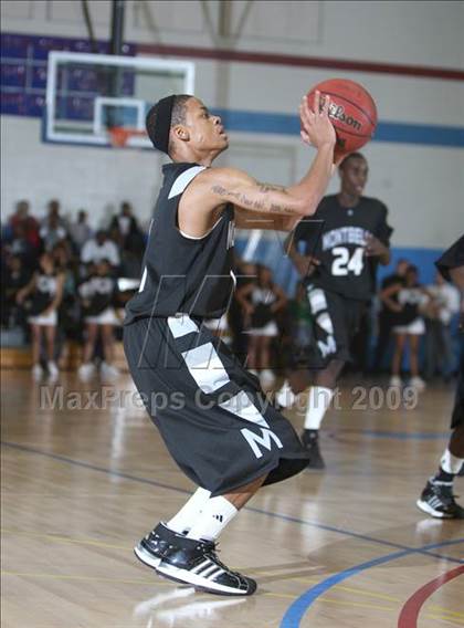 Thumbnail 3 in Montbello vs. Denver East photogallery.