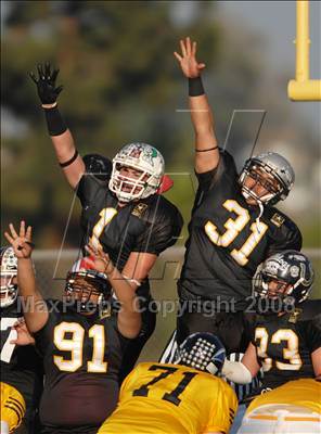 Thumbnail 2 in Army Strong Fiesta Bowl photogallery.