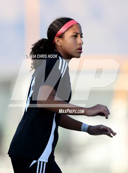 Thumbnail 2 in Buena vs Salpointe Catholic (Brandon Bean Soccer Tournament) photogallery.