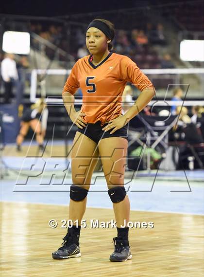 Thumbnail 2 in Desert Edge vs. Snowflake (AIA D3 Playoff) photogallery.