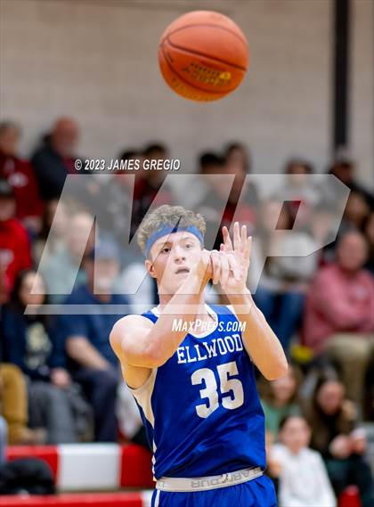 Thumbnail 1 in Ellwood City @ Neshannock photogallery.