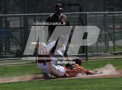 Thumbnail 3 in Castlemont vs Liberty photogallery.