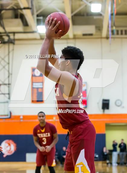 Thumbnail 3 in Ithaca vs. Pine Bush (NYSPHSAA Class AA Regional Semifinal) photogallery.