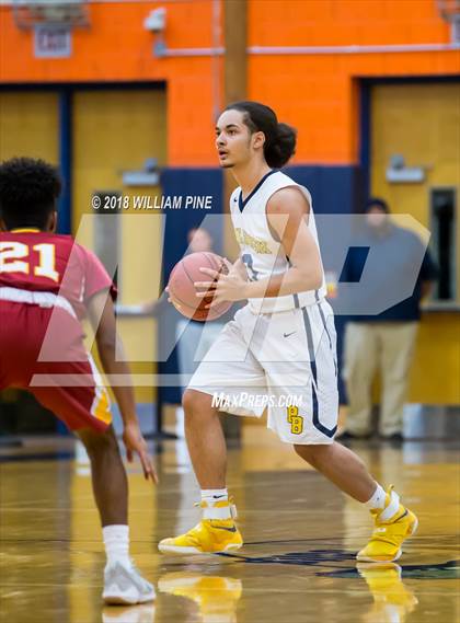 Thumbnail 1 in Ithaca vs. Pine Bush (NYSPHSAA Class AA Regional Semifinal) photogallery.