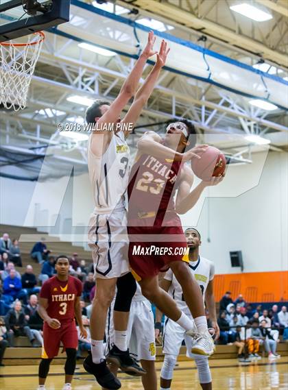 Thumbnail 2 in Ithaca vs. Pine Bush (NYSPHSAA Class AA Regional Semifinal) photogallery.