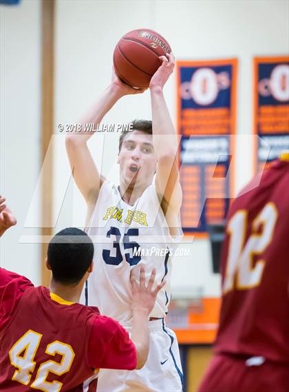 Thumbnail 2 in Ithaca vs. Pine Bush (NYSPHSAA Class AA Regional Semifinal) photogallery.