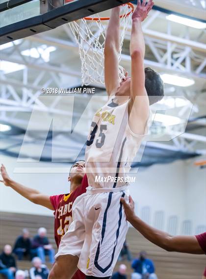 Thumbnail 2 in Ithaca vs. Pine Bush (NYSPHSAA Class AA Regional Semifinal) photogallery.