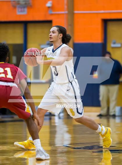 Thumbnail 2 in Ithaca vs. Pine Bush (NYSPHSAA Class AA Regional Semifinal) photogallery.