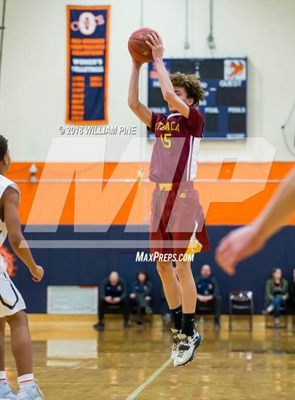 Thumbnail 3 in Ithaca vs. Pine Bush (NYSPHSAA Class AA Regional Semifinal) photogallery.
