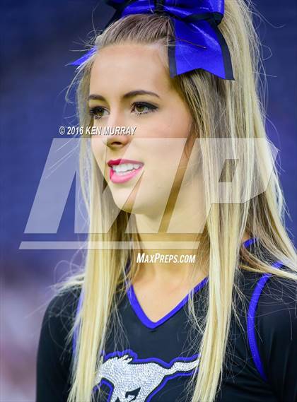 Thumbnail 1 in Cinco Ranch vs Friendswood (UIL 6A Regional Playoff) photogallery.