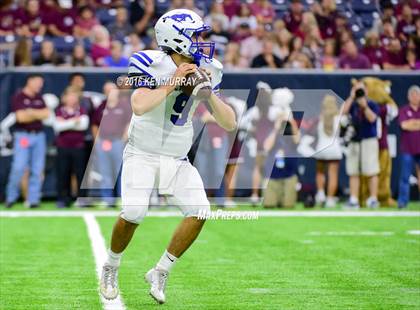 Thumbnail 2 in Cinco Ranch vs Friendswood (UIL 6A Regional Playoff) photogallery.