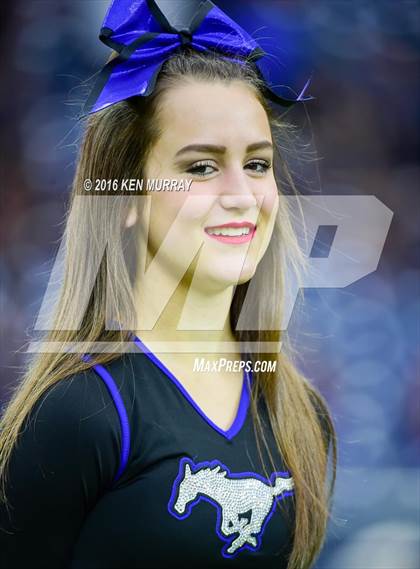 Thumbnail 2 in Cinco Ranch vs Friendswood (UIL 6A Regional Playoff) photogallery.