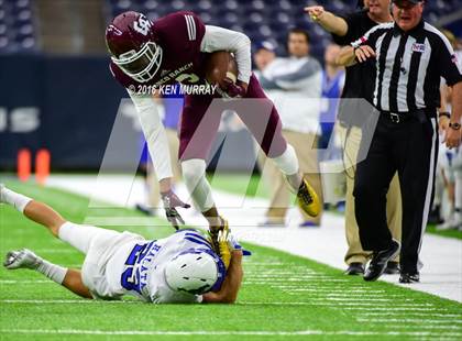 Thumbnail 3 in Cinco Ranch vs Friendswood (UIL 6A Regional Playoff) photogallery.