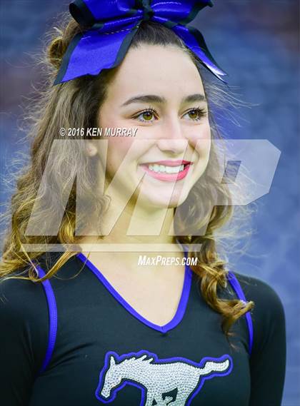 Thumbnail 3 in Cinco Ranch vs Friendswood (UIL 6A Regional Playoff) photogallery.