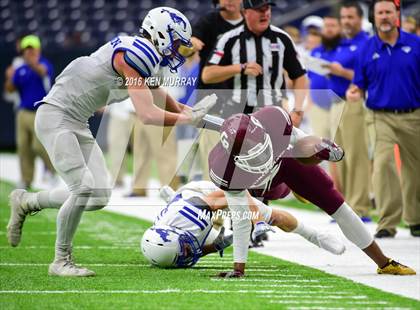Thumbnail 1 in Cinco Ranch vs Friendswood (UIL 6A Regional Playoff) photogallery.