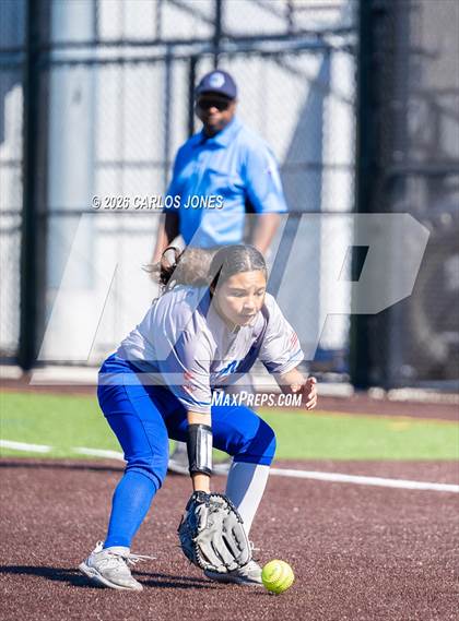 Thumbnail 1 in Hawthorne @ Leuzinger photogallery.