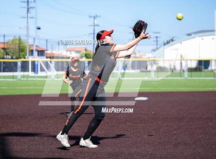 Thumbnail 3 in Hawthorne @ Leuzinger photogallery.