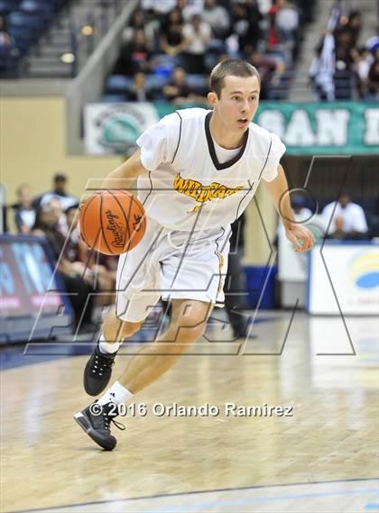 Thumbnail 2 in El Camino vs Kearny (CIF SDS D1 Final) photogallery.