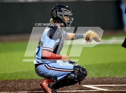 Thumbnail 3 in Tompkins vs Strake Jesuit (UIL 6A Regional Semifinal, Game 2) photogallery.