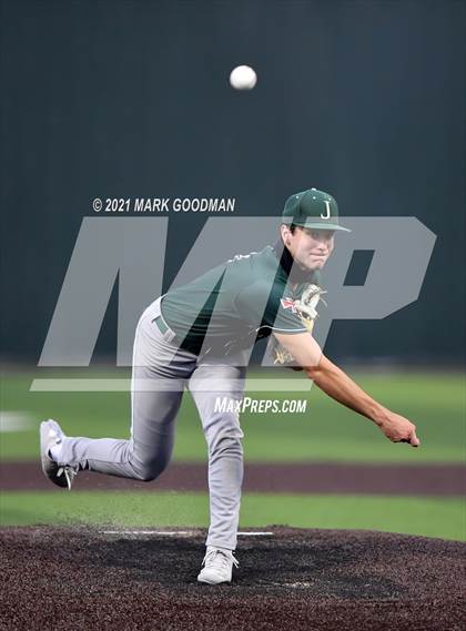 Thumbnail 1 in Tompkins vs Strake Jesuit (UIL 6A Regional Semifinal, Game 2) photogallery.