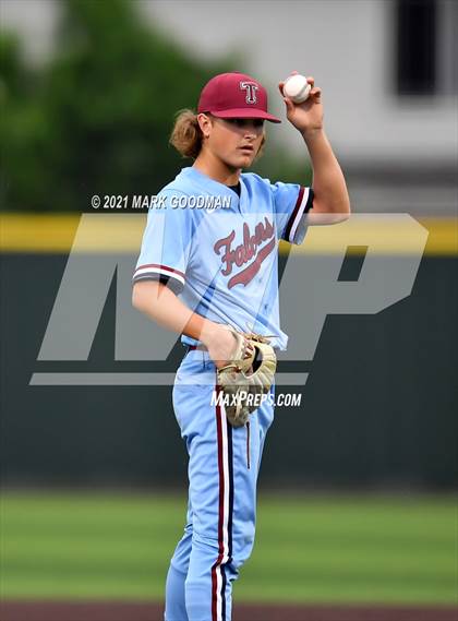 Thumbnail 3 in Tompkins vs Strake Jesuit (UIL 6A Regional Semifinal, Game 2) photogallery.