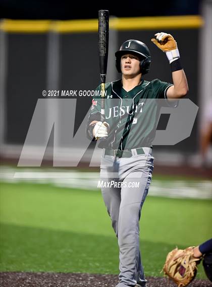 Thumbnail 1 in Tompkins vs Strake Jesuit (UIL 6A Regional Semifinal, Game 2) photogallery.