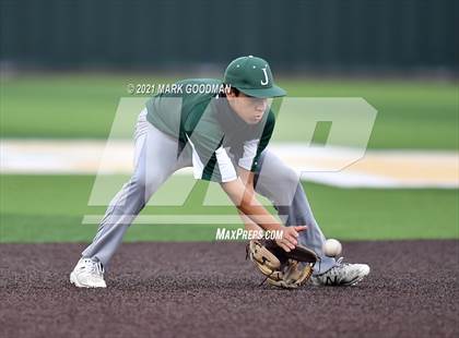 Thumbnail 3 in Tompkins vs Strake Jesuit (UIL 6A Regional Semifinal, Game 2) photogallery.