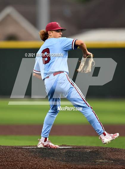 Thumbnail 1 in Tompkins vs Strake Jesuit (UIL 6A Regional Semifinal, Game 2) photogallery.