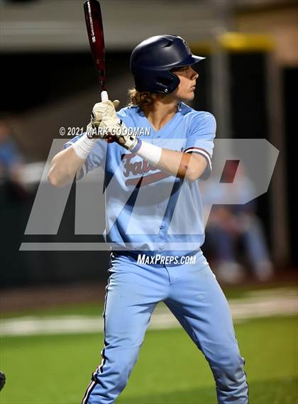 Thumbnail 1 in Tompkins vs Strake Jesuit (UIL 6A Regional Semifinal, Game 2) photogallery.