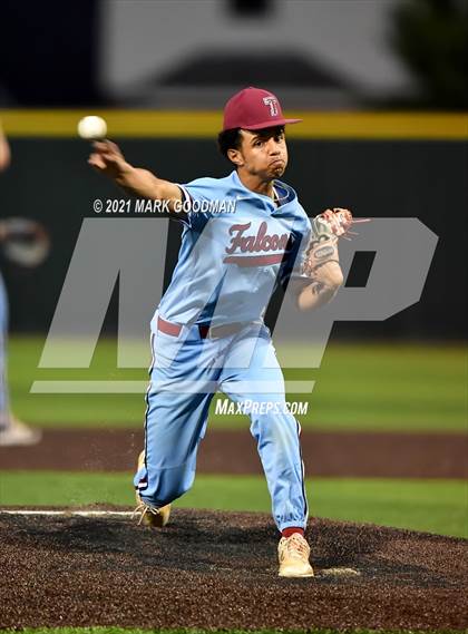 Thumbnail 3 in Tompkins vs Strake Jesuit (UIL 6A Regional Semifinal, Game 2) photogallery.
