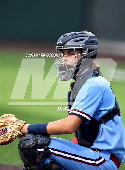 Thumbnail 2 in Tompkins vs Strake Jesuit (UIL 6A Regional Semifinal, Game 2) photogallery.