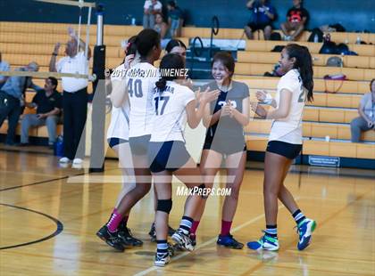 Thumbnail 1 in Panorama vs Sylmar photogallery.