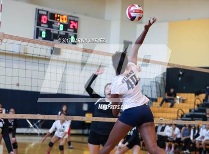 Thumbnail 1 in Panorama vs Sylmar photogallery.
