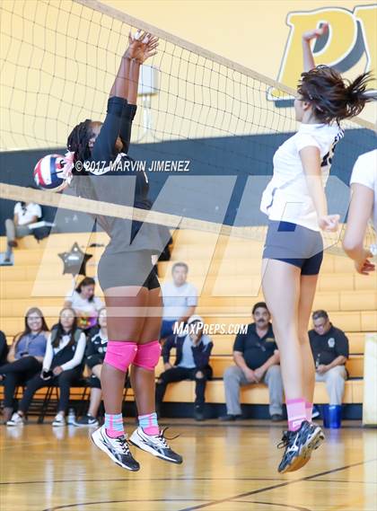 Thumbnail 2 in Panorama vs Sylmar photogallery.