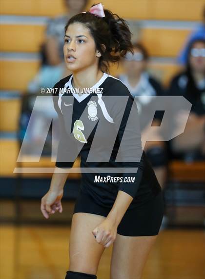 Thumbnail 2 in Panorama vs Sylmar photogallery.