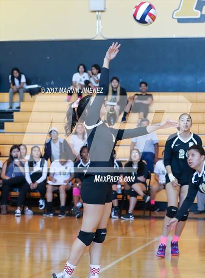 Thumbnail 3 in Panorama vs Sylmar photogallery.